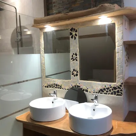 L'auberge Des Pyrenees Bed & Breakfast *